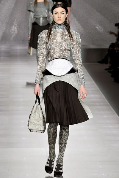 Look 36